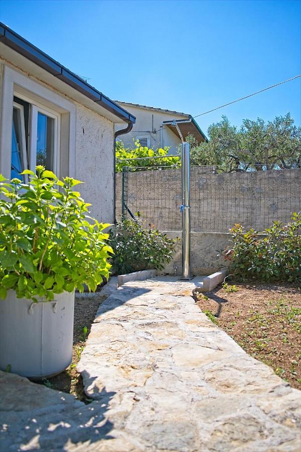 Apartman Nikica Postira Exterior foto